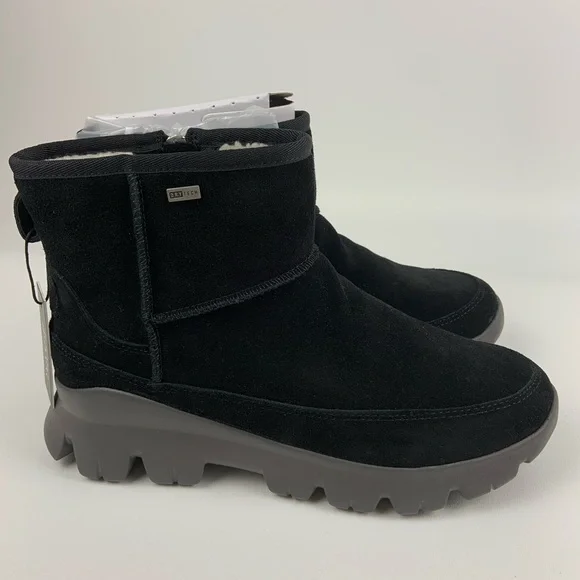 UGG Palomar Black Waterproof Suede Snow Ankle Boots size 8.5 - Picture 3 of 9